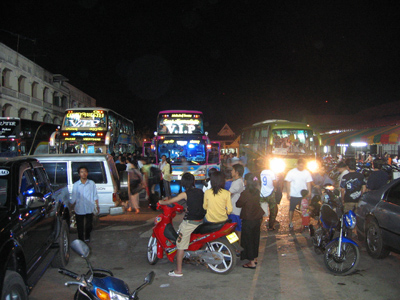 bus-laos