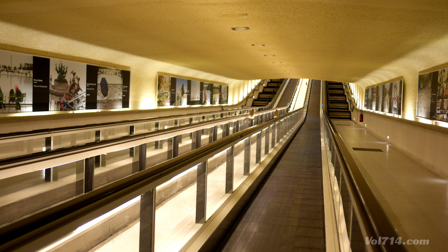 couloir-aeroport-paris-cdg (1)